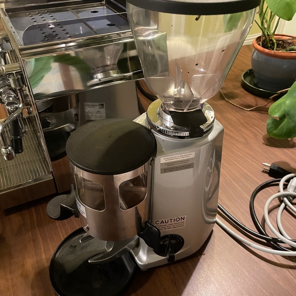 ECM Giotto Espresso Machine with Mazzer Luigi eel Grinder - Picture 5 of 9